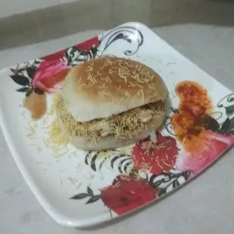 Sri Jalaram Dabeli & Vada Pav