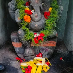 Sri Kaleswara Sahitha Sree Balatripura Sundari, Kalikamba , Bhadrakali Temple