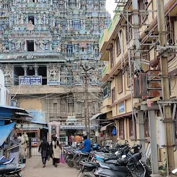 Sri Maha Muneeswarar Thirukovil(motta gopuram)