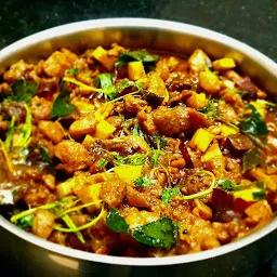 Sri Murugavilas clay pot cooking