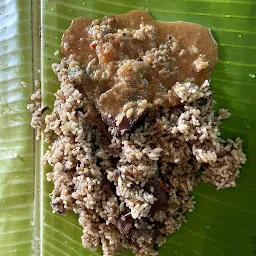 Sri Murugavilas clay pot cooking