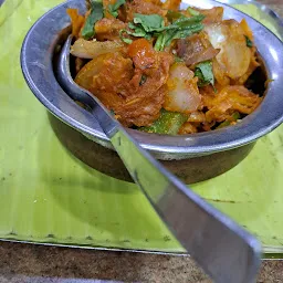 Sri Paarvathi Bavan Sweets and Veg Restaurant