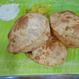 Sri Paarvathi Bavan Sweets and Veg Restaurant