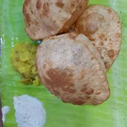 Sri Paarvathi Bavan Sweets and Veg Restaurant