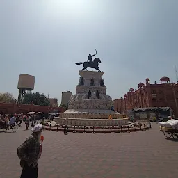 Statue of Maharaja Ranjit Singh