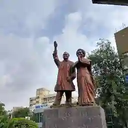 Statue Of Rajiv Gandhi & Indira Gandhi