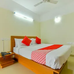 Super OYO Flagship Hotel Tyche Stays