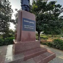 Suravaram Pratapa Reddy Statue