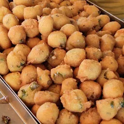 Suresh Namkeen & Sweets Hing Kachori