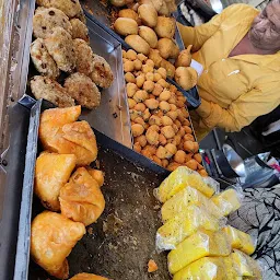 Suresh Namkeen & Sweets Hing Kachori