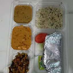 स्वर्णीम भोजनालय ( शुद्ध एवं स्वच्छ भोजन)swarnim Bhojanaalay