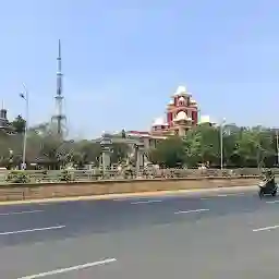 Swami Sivanandha Statue