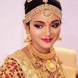 Swamini Beauty Parlour