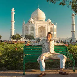 Taj Mahal Tour Guide Family Group