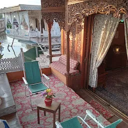 Taj Palace Houseboat || Kashmir Glory Travels