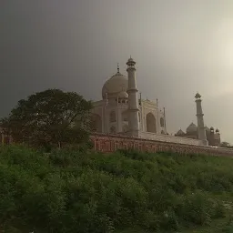 Taj Tourist Guide