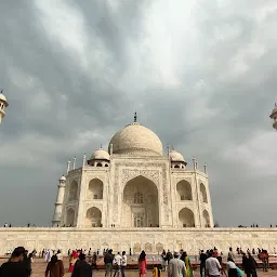 Tajmahal& Agra tour guide( Approved by Ministry of Tourism).