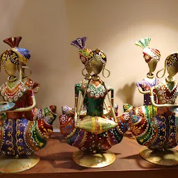 Tania's - The Aura of Handicraft