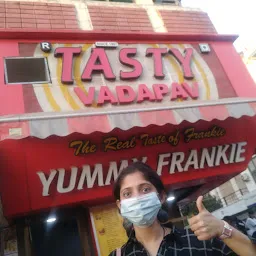 Tasty Vadapav (7 Seas / Fatehgunj Waale)