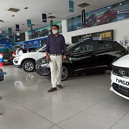 Tata Motors Cars Showroom - SRM Motors, Sitapur Road