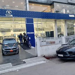 Tata Motors Cars Showroom - SRM Motors, Sitapur Road