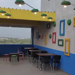 tc's rooftop cafe