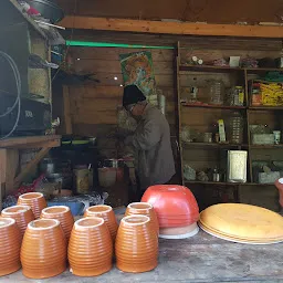 Tea samosha and pakoda