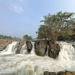 Thalaiyar Waterfalls