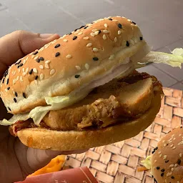 The Burger Club - Sushant Lok