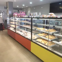 The Donuts Cake Shop