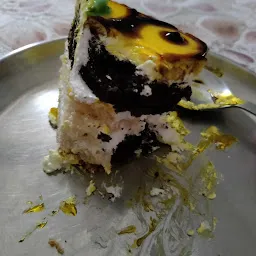 The Flying Cakes (Online Cake Delivery in Varanasi | Cake Shop in Varanasi)
