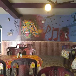 The Hindustan Dhaba & Family Restaurant
