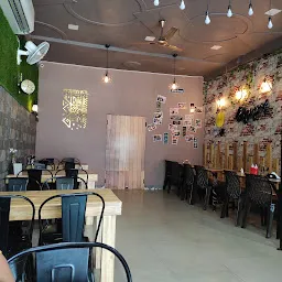 The Khandooz Cafe