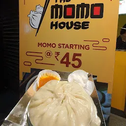 The Momo House (डी मोमो हाउस)