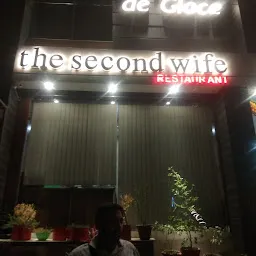the second wife Restaurant
