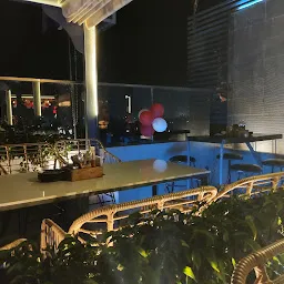 Tipsy Rooftop cafe