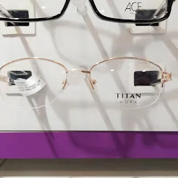 Titan Eye+ at Alambagh, Lucknow