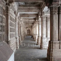 Tomb of Muhammad Begada محمد بگڑا کا قبر