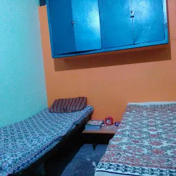 Toppers Boys & Girls Hostel