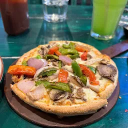 Tossin Pizza Baani Square | Best Pizza in Baani Square Gurgaon