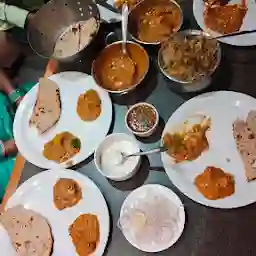 Treat Cafe & Dine | Best Restaurant in Varanasi | Veg & Non-Veg | Family Restaurant