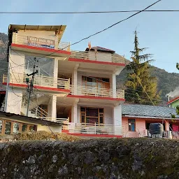 Trimurti garden Cafe and Homestay Dharamkot