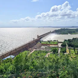 Tungbhadra Dam And Garden
