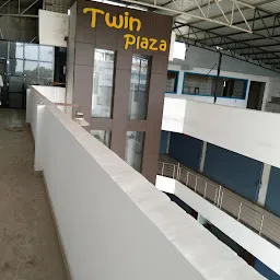 Twin Plaza