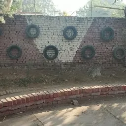 Tyres On Wall In Nehru Park