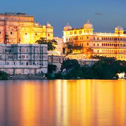 Udaipur Taxi Cab