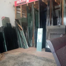 Uma Glass And Plywood