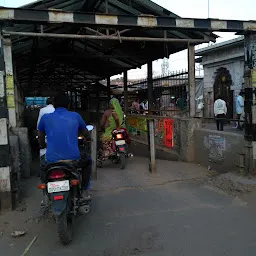 Under Bridge (Fatak Bahar), Under Railway Track