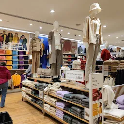 UNIQLO Ambience Mall, Gurugram