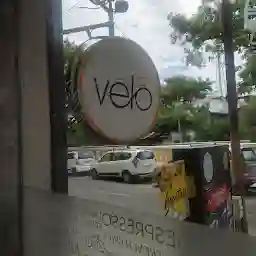 Vélo Café & Le Velo Box (multicuisine restaurant)